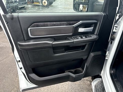 Used 2024 RAM 3500 Big Horn image 21