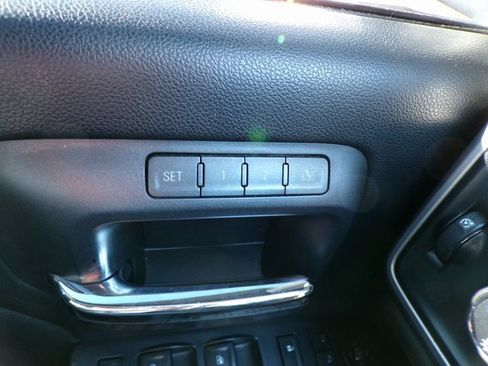 Used 2015 GMC Sierra 2500 SLT w/ Driver Alert Package image 23