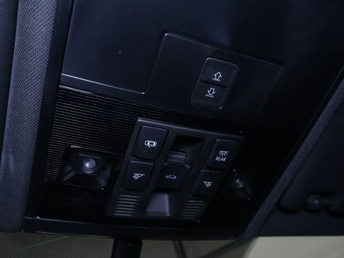 Used 2021 Volkswagen Tiguan SE R-Line w/ 3rd Row Seat Package image 28