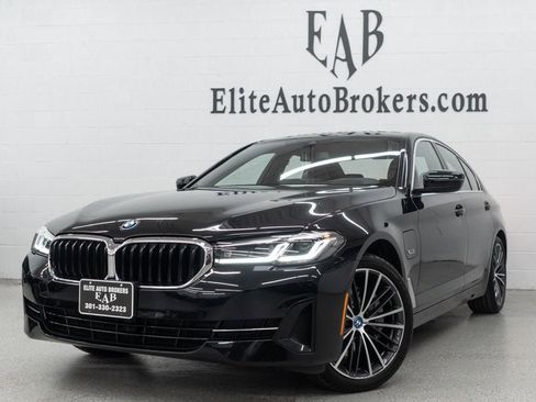 Used 2023 BMW 530e xDrive w/ Premium Package image 1
