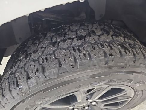 Used 2024 Ford F150 Platinum image 25