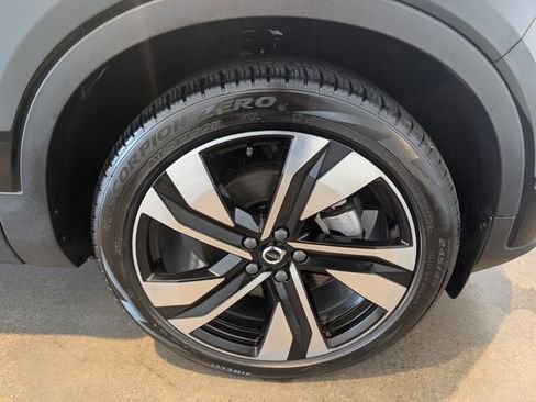 Used 2023 Volvo XC40 B5 Plus w/ Driver Assist Package image 7