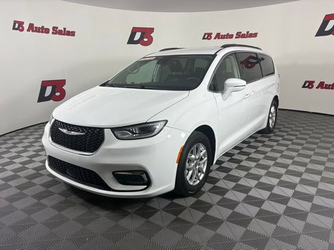 Used 2022 Chrysler Pacifica Touring-L FWD image 1