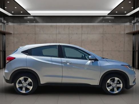 Used 2022 Honda HR-V LX image 9
