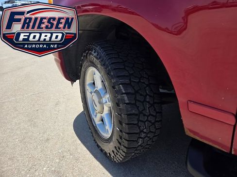Used 2005 Ford Explorer XLT AWD/4WD image 9