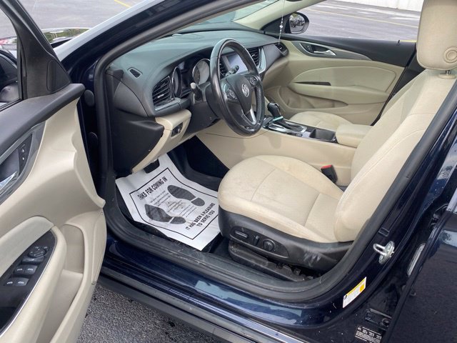 Used 2019 Buick Regal Preferred w/ Driver Confidence Package I AWD/4WD image 3