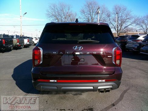 Used 2024 Hyundai Palisade Limited image 3