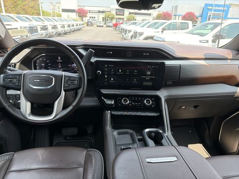 Used 2024 GMC Sierra 2500 Denali w/ Technology Package AWD/4WD image 30