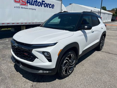 Certified 2025 Chevrolet TrailBlazer RS w/ LPO, Trailering Package AWD/4WD image 3