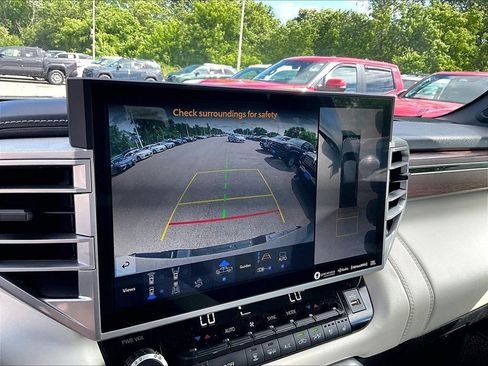 Certified 2022 Toyota Tundra Capstone AWD/4WD image 19