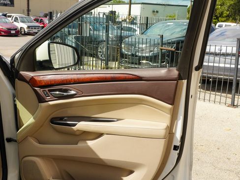 Used 2016 Cadillac SRX Luxury w/ Driver Awareness Package image 17