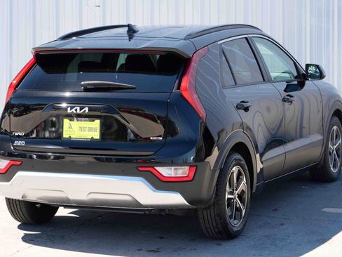 Used 2023 Kia Niro EX image 45