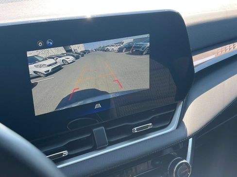 Used 2025 Chevrolet Equinox LT FWD image 23