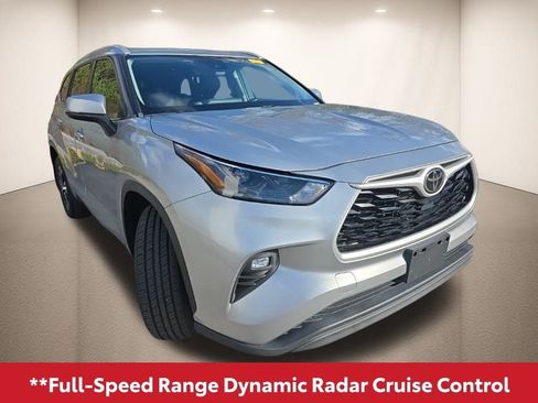 Used 2022 Toyota Highlander XLE image 10