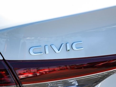 Certified 2025 Honda Civic LX image 9