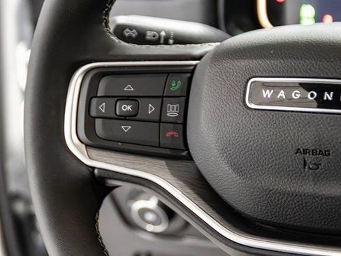 Used 2025 Jeep Wagoneer Series II w/ 8-Passenger Seating Package image 8