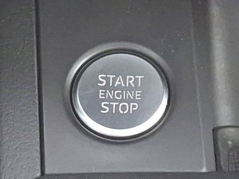 Used 2018 Audi A4 2.0T Premium w/ Convenience Package image 27