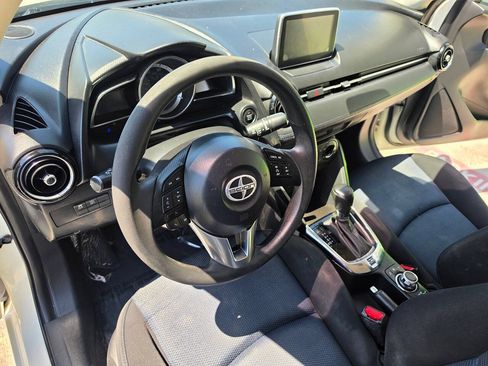 Used 2016 Scion iA FWD image 33