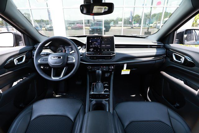New 2026 Jeep Compass Latitude AWD/4WD image 29