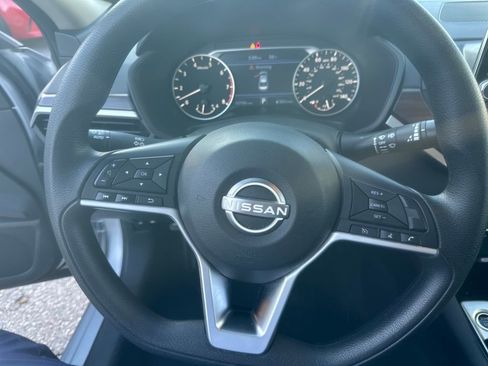 Used 2024 Nissan Altima 2.5 SV image 10