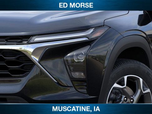 New 2025 Chevrolet Trax LT w/ Sunroof Package image 10