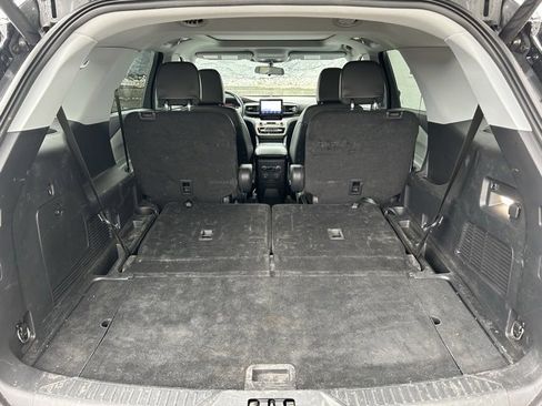Used 2023 Ford Explorer XLT w/ Equipment Group 202A image 11