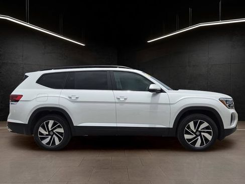 Used 2026 Volkswagen Atlas SE FWD image 8
