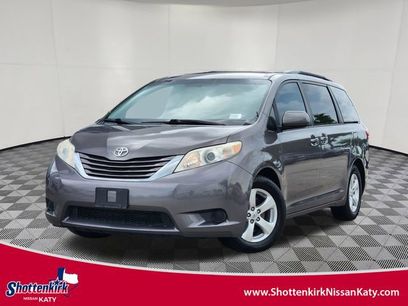 Used 2017 Toyota Sienna LE