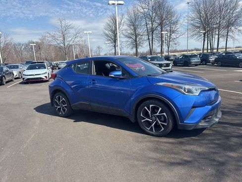 Used 2018 Toyota C-HR XLE image 6