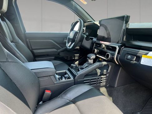 Used 2026 Toyota 4Runner Limited AWD/4WD image 17