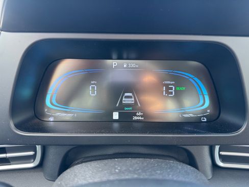 New 2025 Hyundai Elantra Hybrid FWD image 32