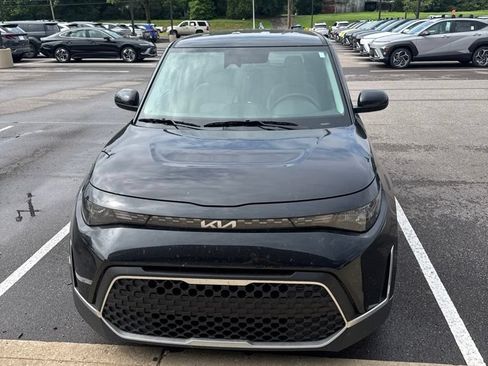 Used 2025 Kia Soul LX w/ LX Technology Package FWD image 1