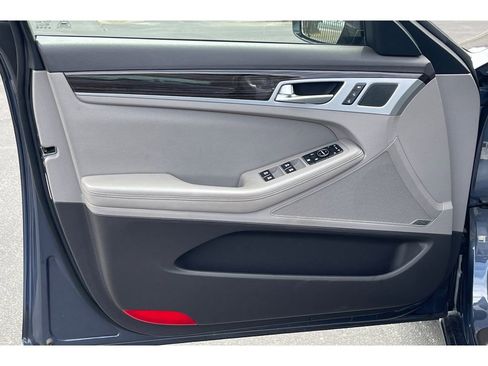 Used 2015 Hyundai Genesis 3.8 w/ Option Group 03 image 12