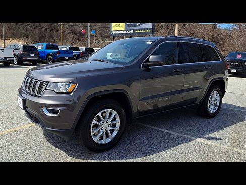 Certified 2021 Jeep Grand Cherokee Laredo image 32