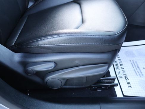 Used 2024 Jeep Compass Limited image 13