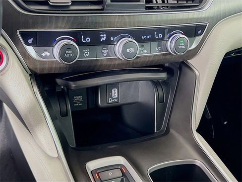 Used 2018 Honda Accord EX-L image 12