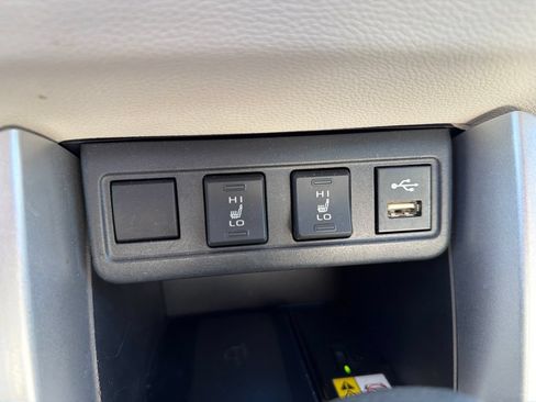 Used 2022 Toyota Corolla Cross XLE AWD/4WD image 19