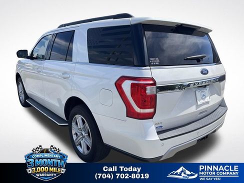 Used 2018 Ford Expedition XLT w/ Equipment Group 202A AWD/4WD image 7