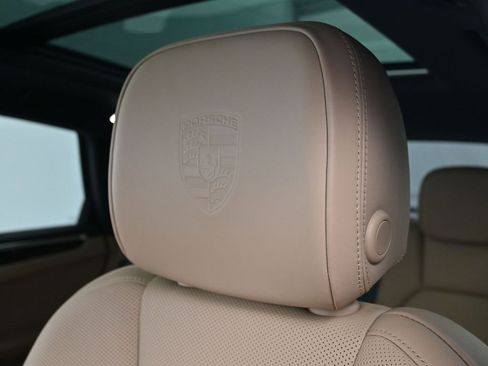 Certified 2023 Porsche Macan Turbo image 20