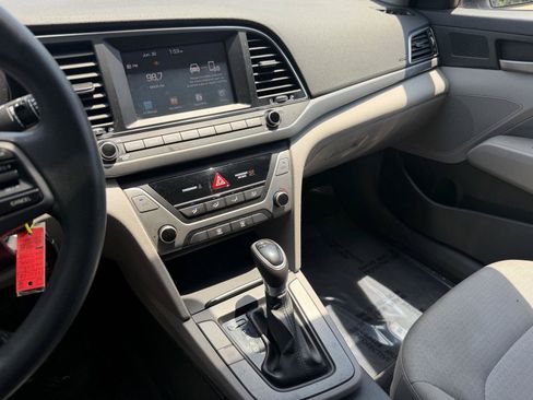 Used 2018 Hyundai Elantra SEL FWD image 12