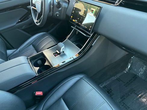 Used 2024 Land Rover Range Rover Evoque Dynamic SE image 31