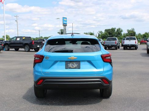 New 2026 Chevrolet Trax LS w/ LS Convenience Package FWD image 8