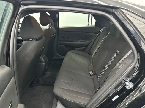 Used 2025 Hyundai Elantra Sport FWD image 19