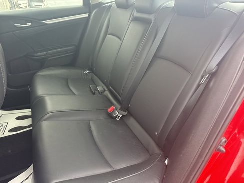 Used 2019 Honda Civic Touring image 9