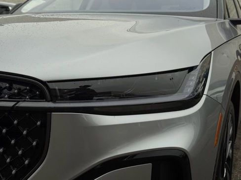 New 2026 Lincoln Nautilus Reserve image 2