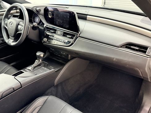 Certified 2022 Lexus ES 350 F Sport w/ Accessory Package FWD image 27