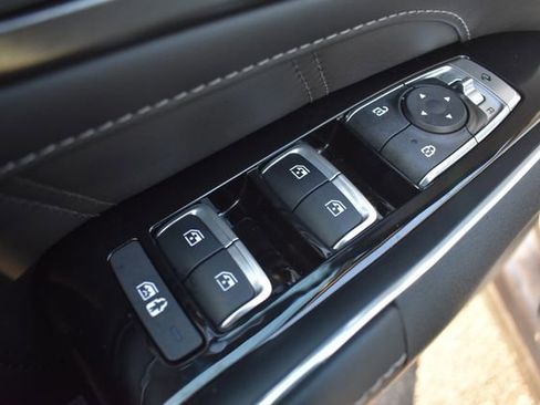 Used 2023 Kia Sorento SX image 23