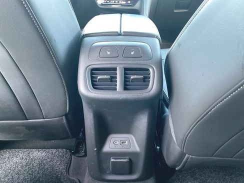 Used 2023 Buick Envision Avenir AWD/4WD image 22