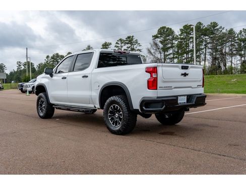 Used 2023 Chevrolet Silverado 1500 ZR2 w/ Technology Package image 7