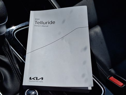 Used 2022 Kia Telluride LX AWD/4WD image 28